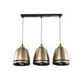 Drie moderne hanglampen met gouden tint en zwart ontwerp