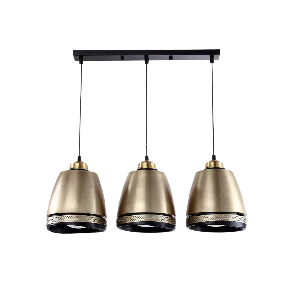 Drie moderne hanglampen met gouden tint en zwart ontwerp