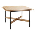 Moderne vierkante eettafel met houten blad en metalen onderstel