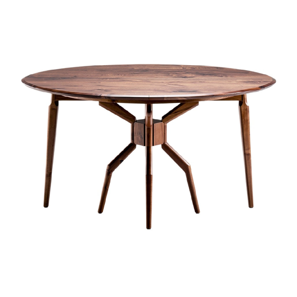 Ronde houten tafel met unieke voetconstructie